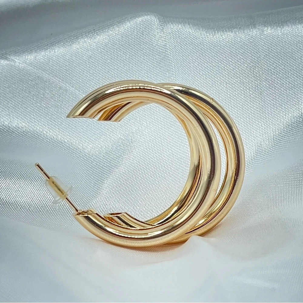 Golden triple hoop earrings - Picture 2 of 7